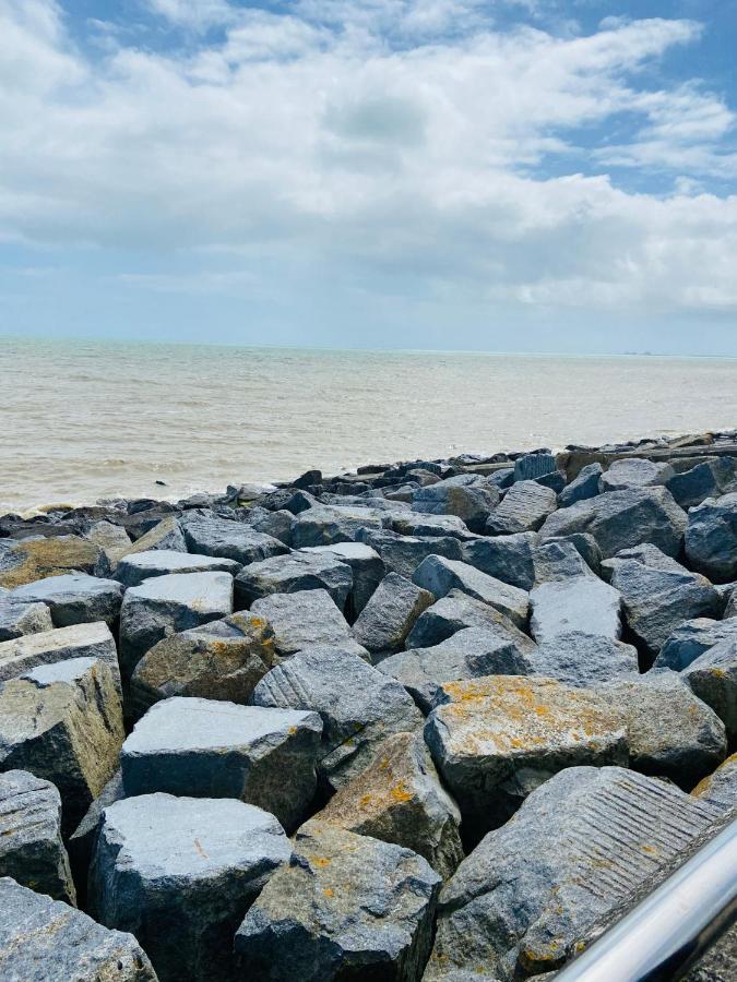 High Tide Hotel Burmarsh ภายนอก รูปภาพ